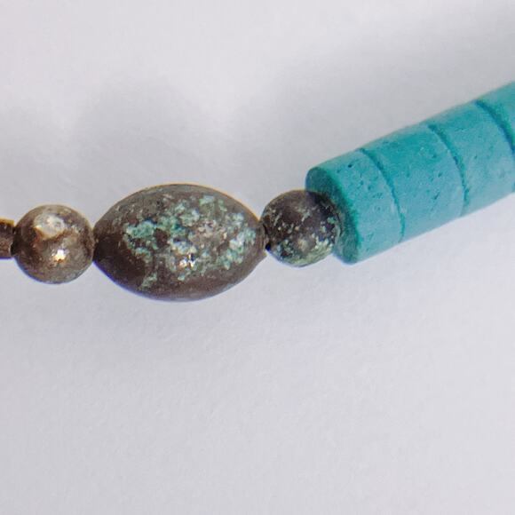 Vintage Turquoise / Howlite Heishi Bead Southwestern Necklace 1970s Barrel Clasp - Picture 10 of 12